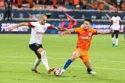 -山东鲁能客场豪取三分，实现壮举