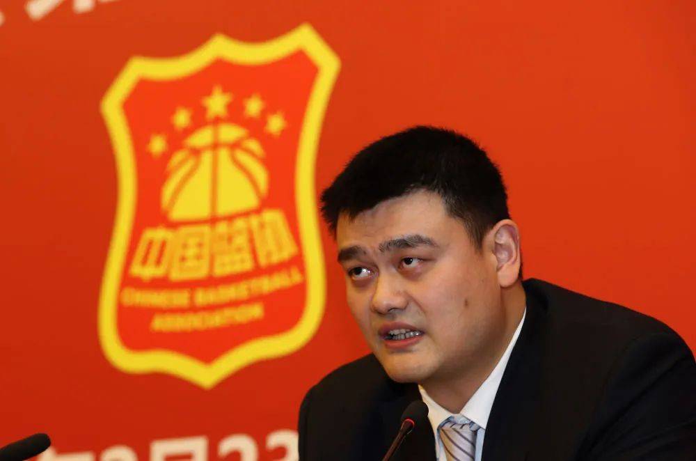 姚明成立篮球慈善基金，助力青少年篮球发展