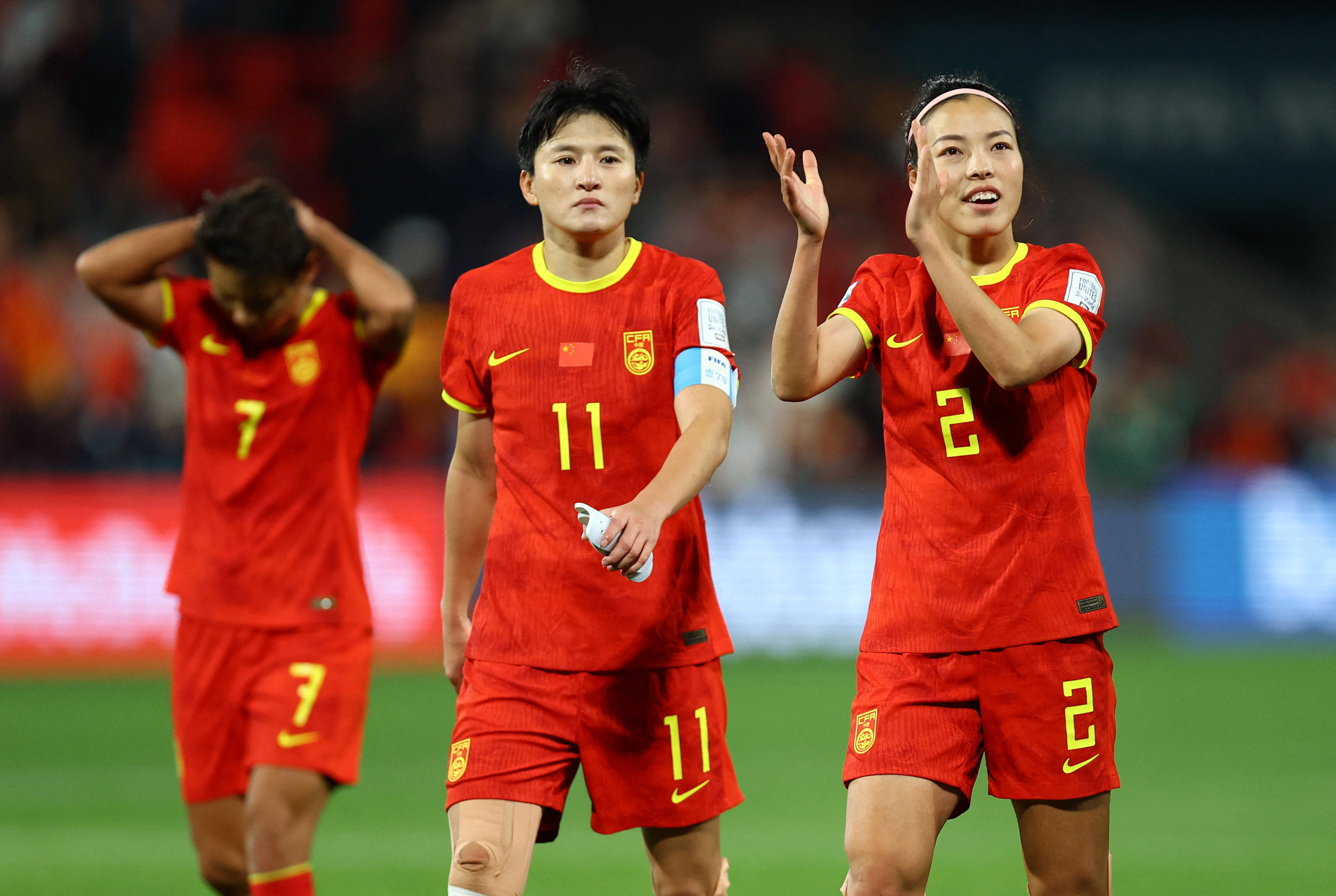 包含精彩比赛！国内女足队员在比赛中燃情斗志的词条