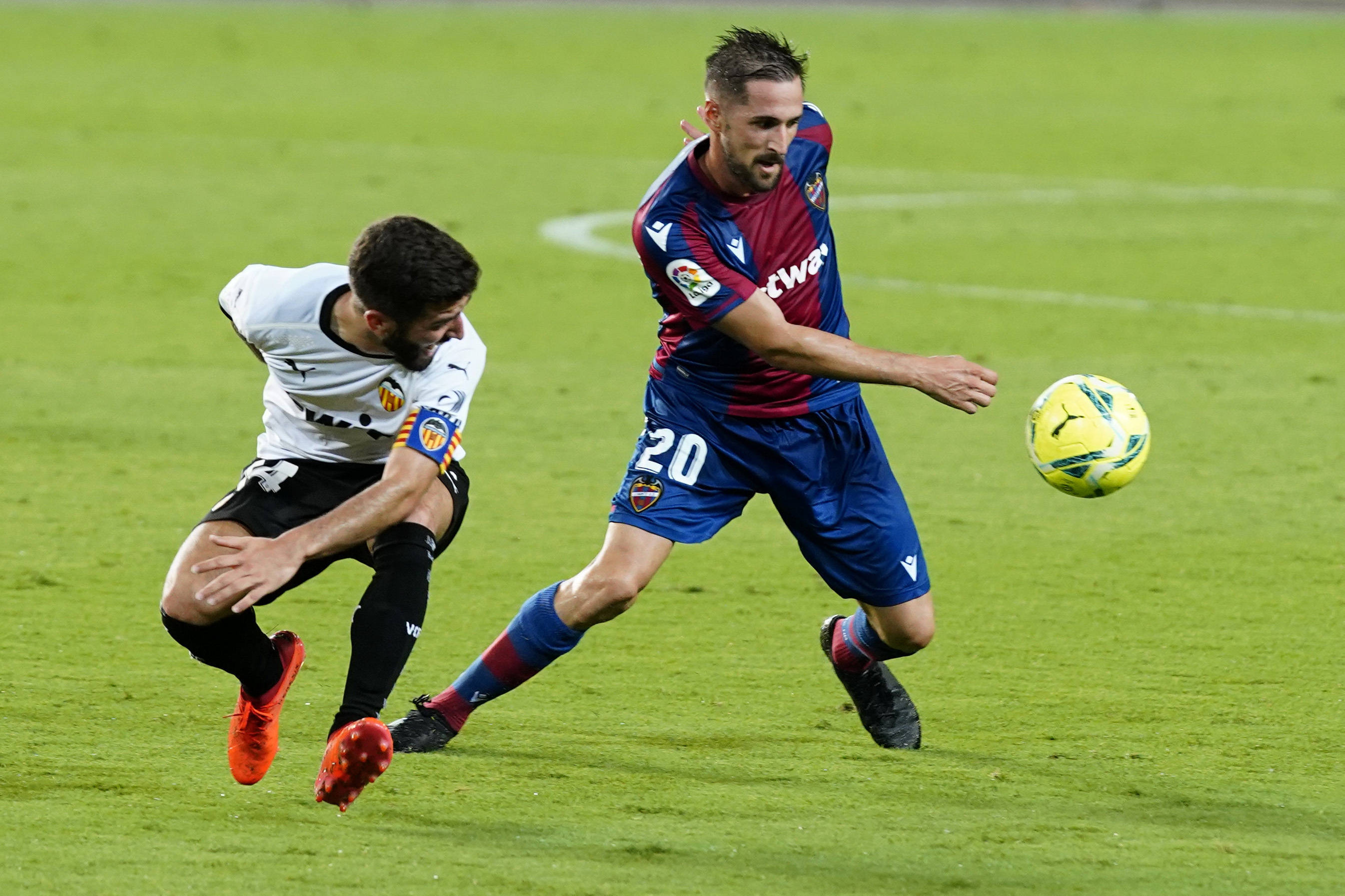 西甲赛场上演激烈对决,胜负悬念难料的简单介绍 西甲赛场上演激烈对决,胜负悬念难料的简单介绍