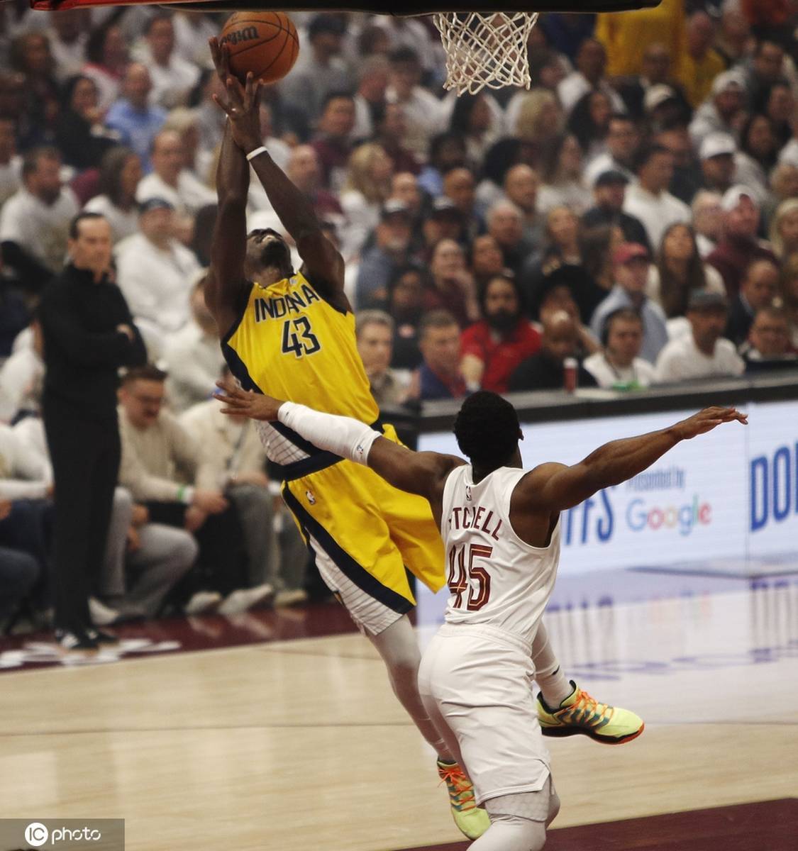 米切尔全场分难救主,爵士不敌勇士 米切尔全场分难救主,爵士不敌勇士