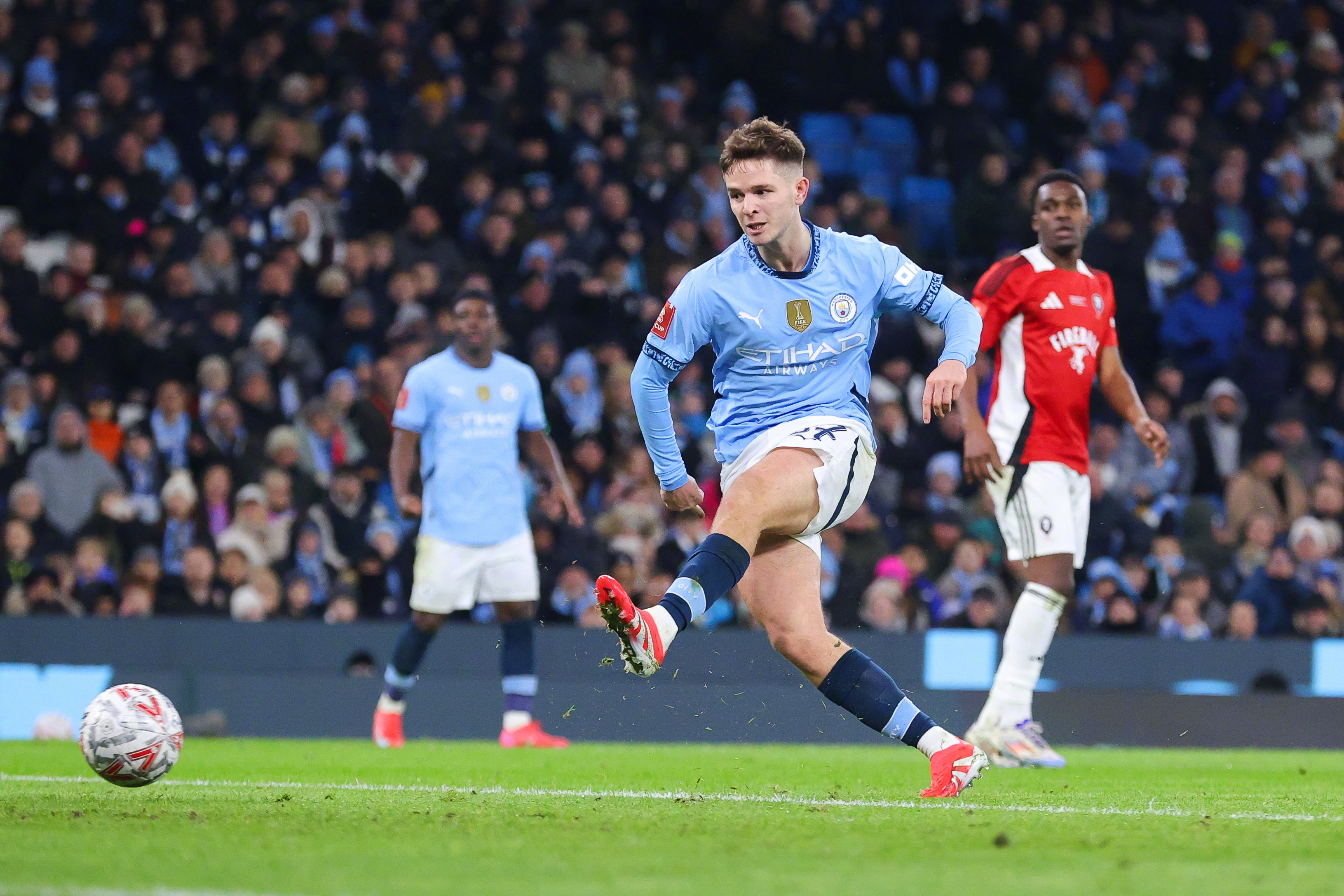 曼联瓦尔迪大放异彩，索尔斯克亚走马灯战术成功，老特拉福德球场大胜的简单介绍