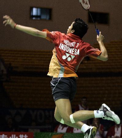 英格兰羽毛球队爆冷泰国羽毛球队，陶菲克高光表现