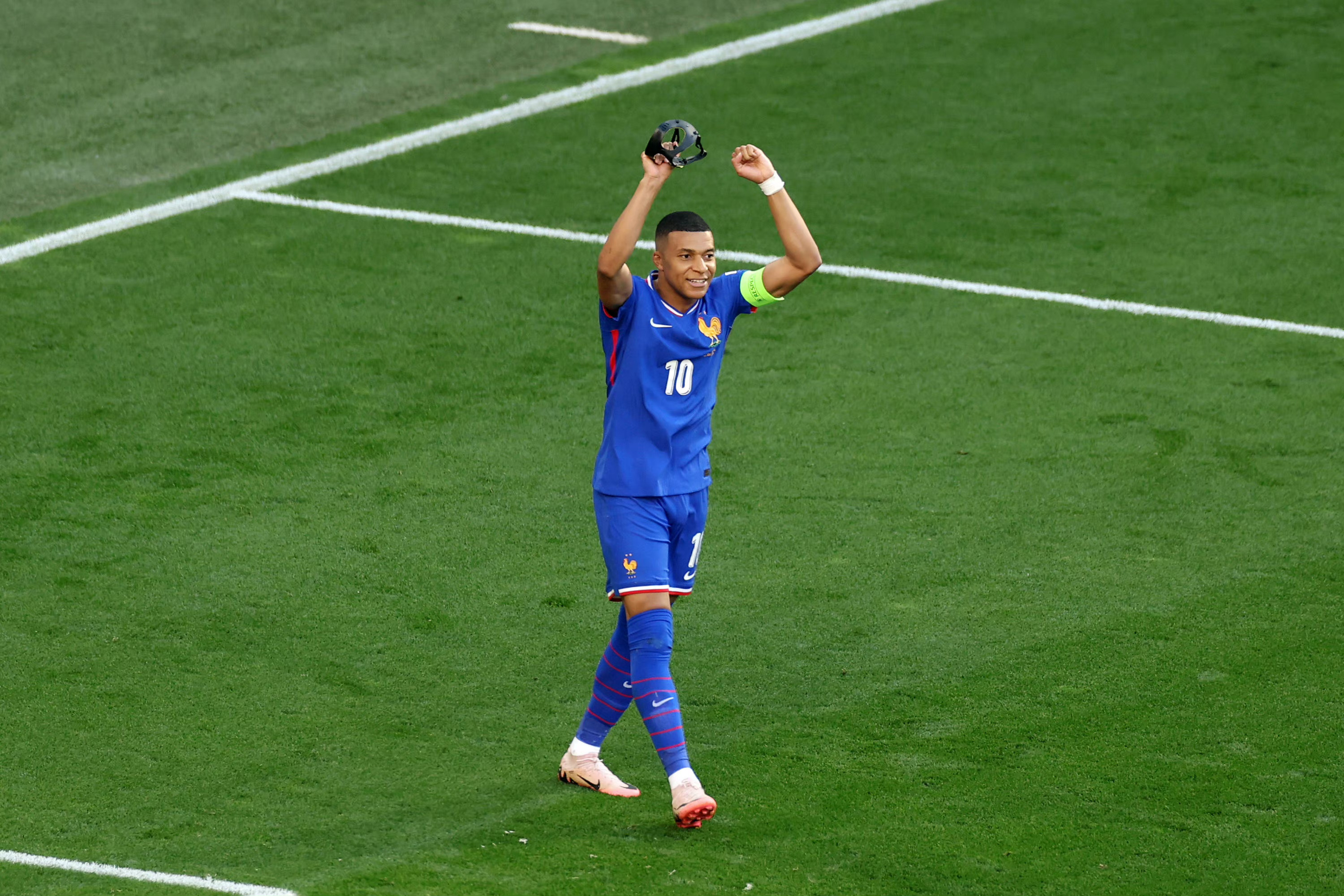 欧洲杯激情四射球风犹如烈火 欧洲杯激情四射球风犹如烈火