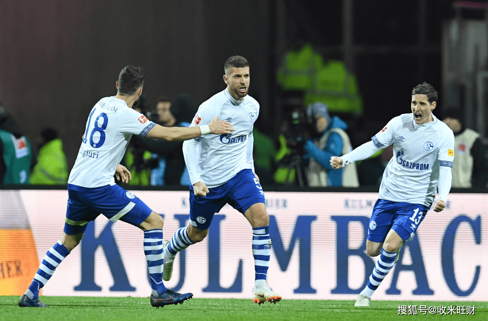 沙尔克04主场取胜科隆，结束连败困境