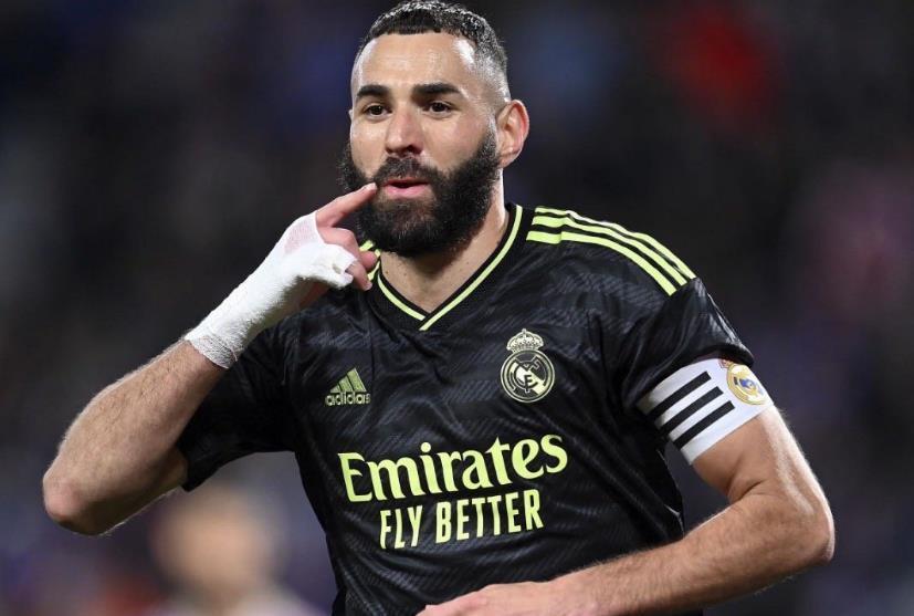 皇马赢得国际足球冠军杯，梅开二度的本泽马表现抢眼的简单介绍