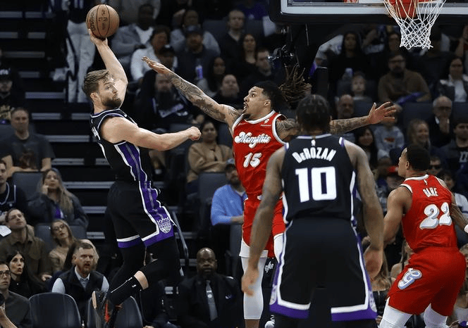 福克斯狂砍37分！国王险胜灰熊