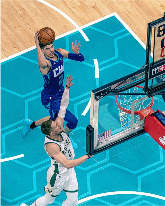 雄鹿击败黄蜂,惨胜收官 雄鹿击败黄蜂,惨胜收官