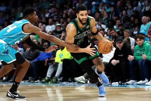 凯尔特人战胜掘金，取得四连胜